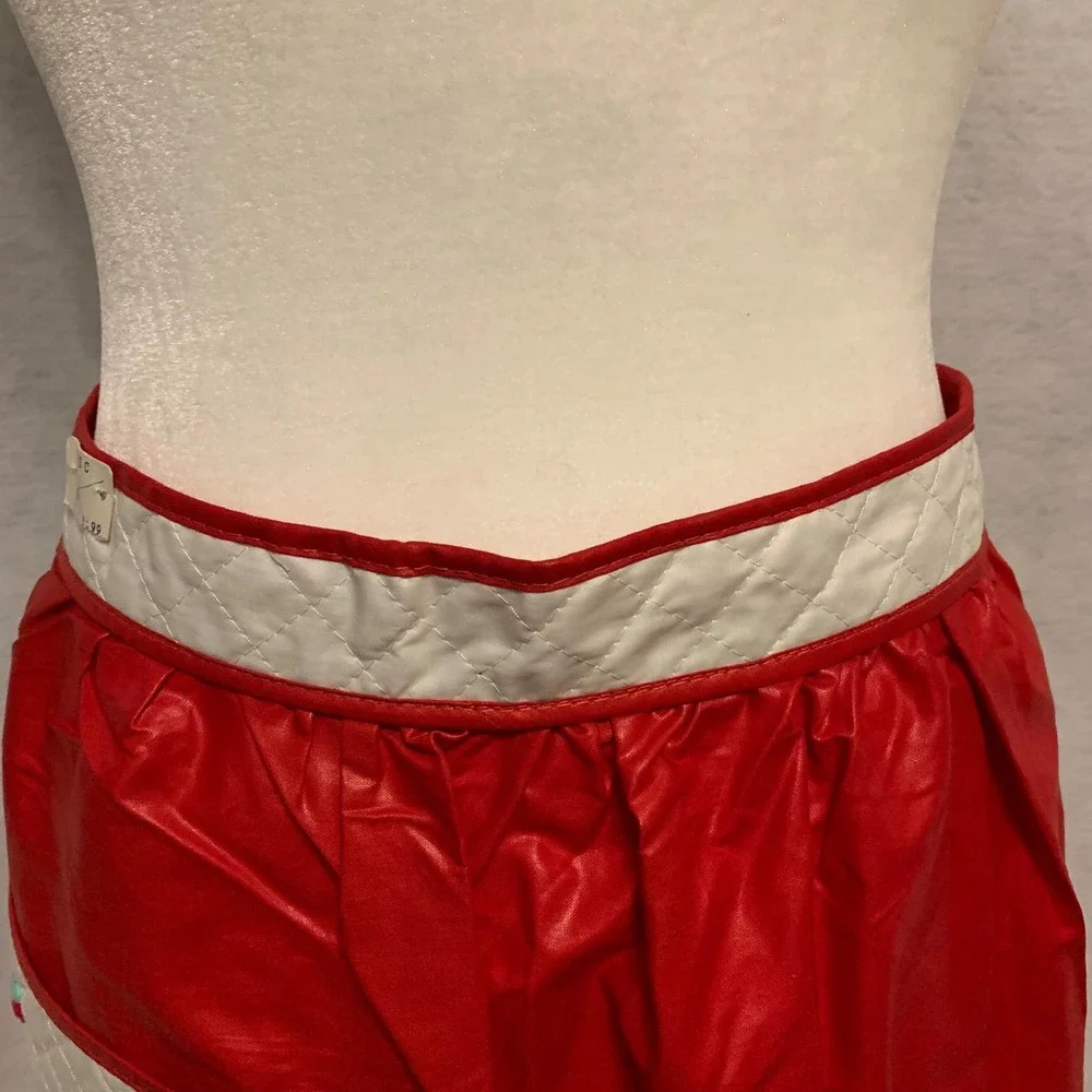Vintage Polished Cotton Strawberry Embellished Apron‎ with Quilted Pockets